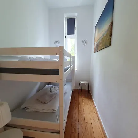 Deutsche Ostseevilla - Grosse Mit Sauna, Spielplatz, Pkw-stellplaetze, Grosser Garten Nyaraló