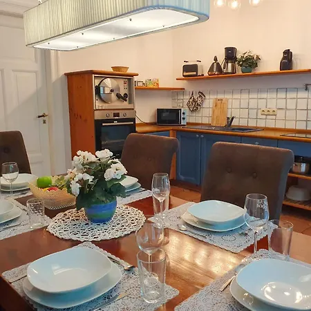 Nyaraló Deutsche Ostseevilla - Grosse Mit Sauna, Spielplatz, Pkw-stellplaetze, Grosser Garten Rostock