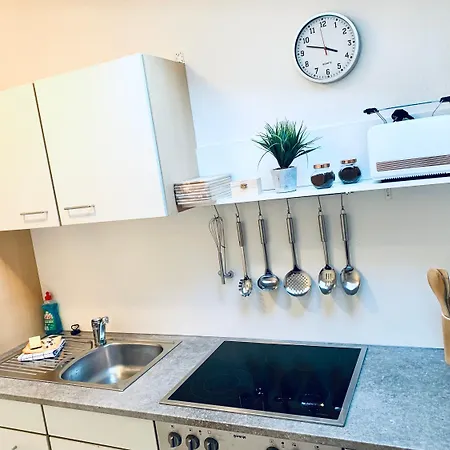 Deutsche Ostseevilla - Grosse Mit Sauna, Spielplatz, Pkw-stellplaetze, Grosser Garten * Rostock