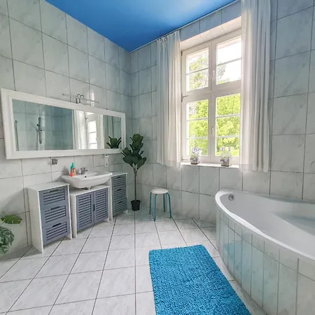 Deutsche Ostseevilla - Grosse Mit Sauna, Spielplatz, Pkw-stellplaetze, Grosser Garten