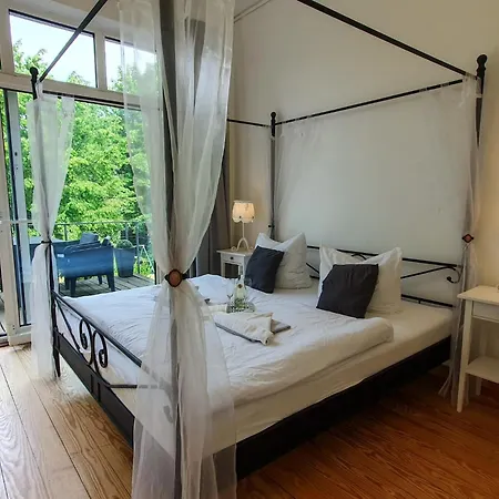 Deutsche Ostseevilla - Grosse Mit Sauna, Spielplatz, Pkw-stellplaetze, Grosser Garten