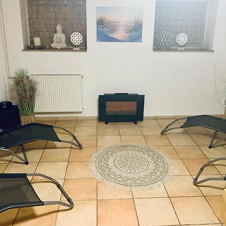 Deutsche Ostseevilla - Grosse Mit Sauna, Spielplatz, Pkw-stellplaetze, Grosser Garten * Rostock