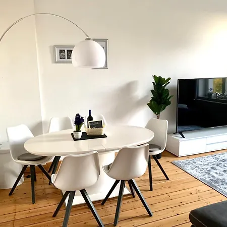 Deutsche Ostseevilla - Grosse Mit Sauna, Spielplatz, Pkw-stellplaetze, Grosser Garten Ρόστοκ