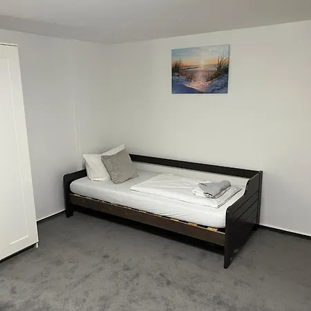 Deutsche Ostseevilla - Grosse Mit Sauna, Spielplatz, Pkw-stellplaetze, Grosser Garten Nyaraló Rostock