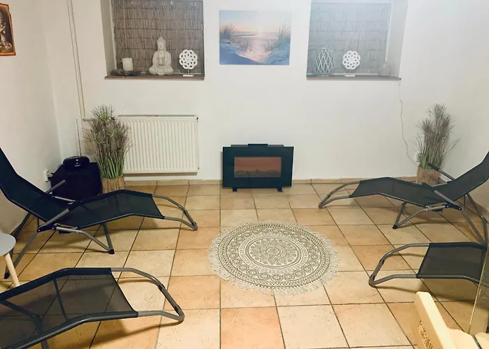 Deutsche Ostseevilla - Grosse Mit Sauna, Spielplatz, Pkw-stellplaetze, Grosser Garten * Rostock